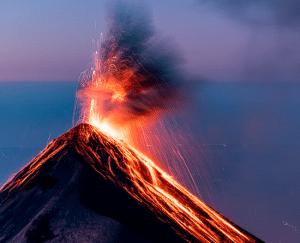 Vulkan koji eruptira